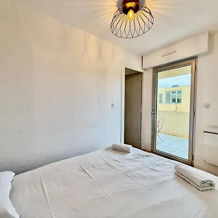 - Terrasse - Vue Montagne * Carqueiranne