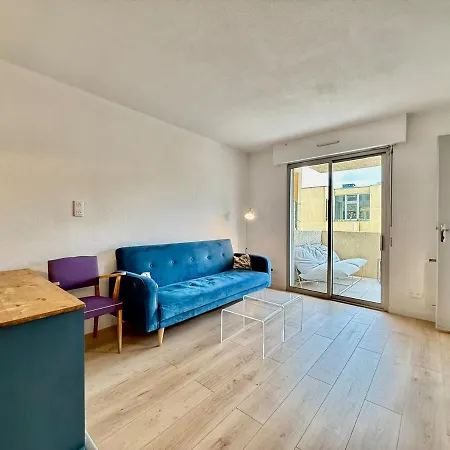 - Terrasse - Vue Montagne * Carqueiranne