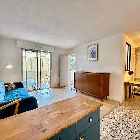 - Terrasse - Vue Montagne * Carqueiranne